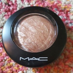 MAC mineralized skinfinish